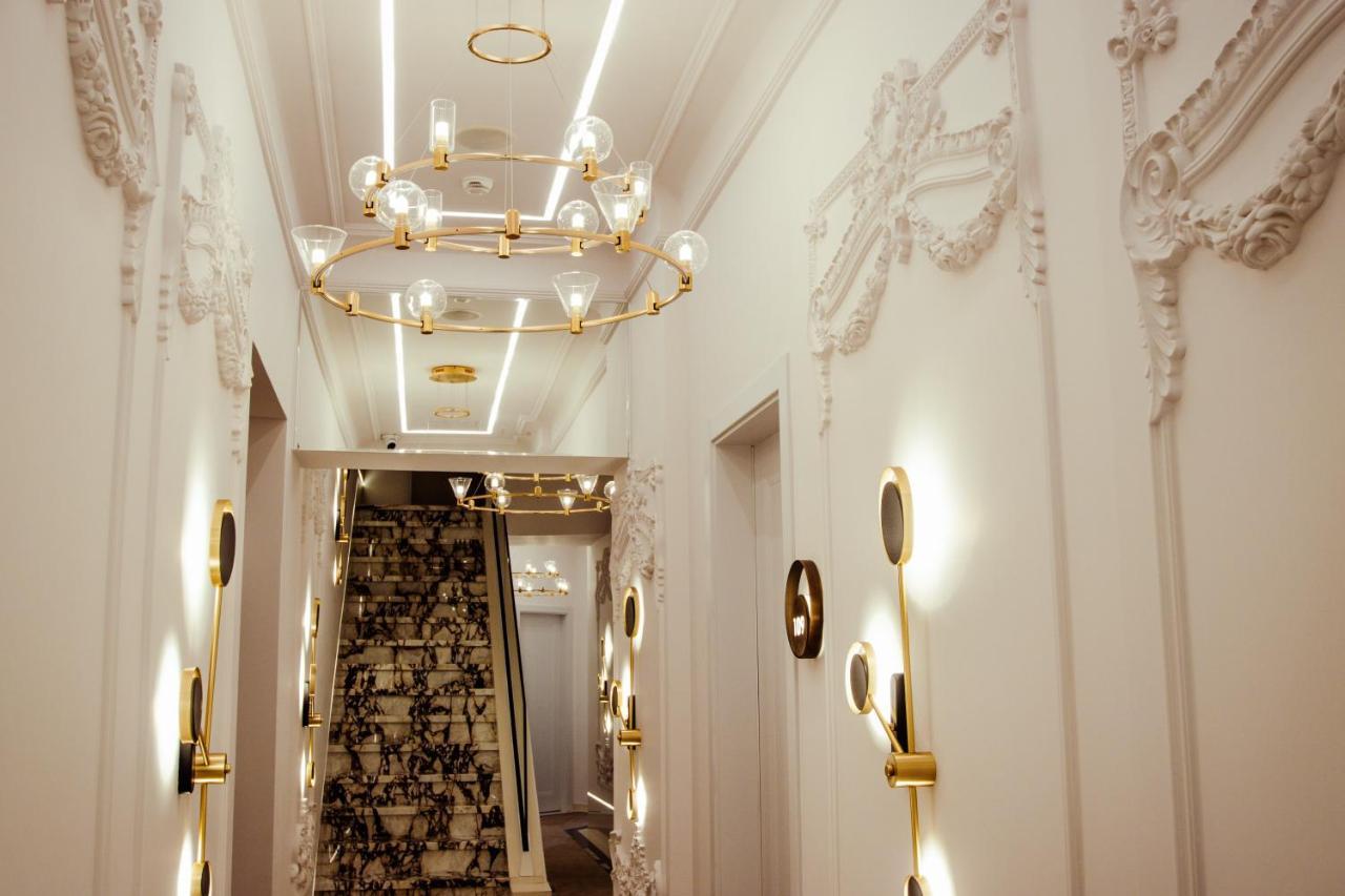 The Crown Boutique Hotel & Spa Tirana Kültér fotó